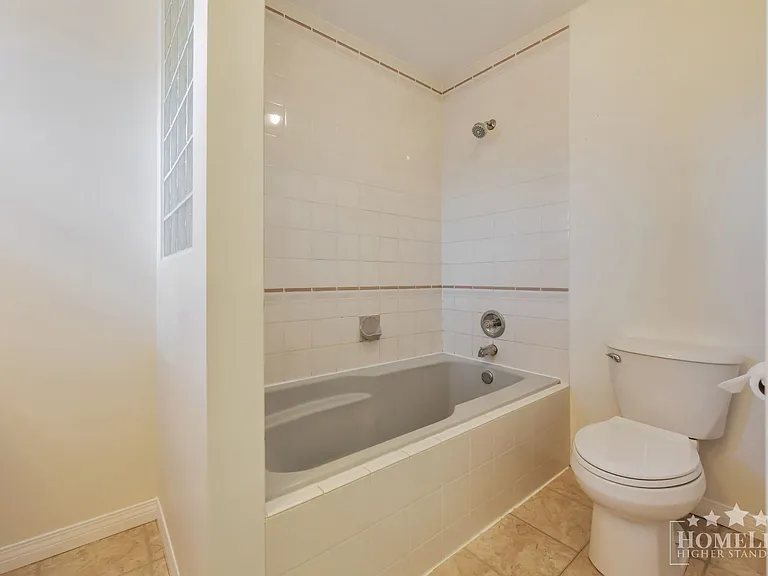 6375 187a St #UPPER HOUSE — Photo 29