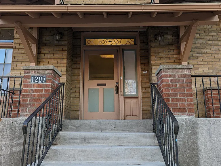 1207 Court St — Photo 2