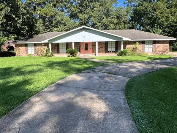 736 S Main St, Marksville, LA 71351