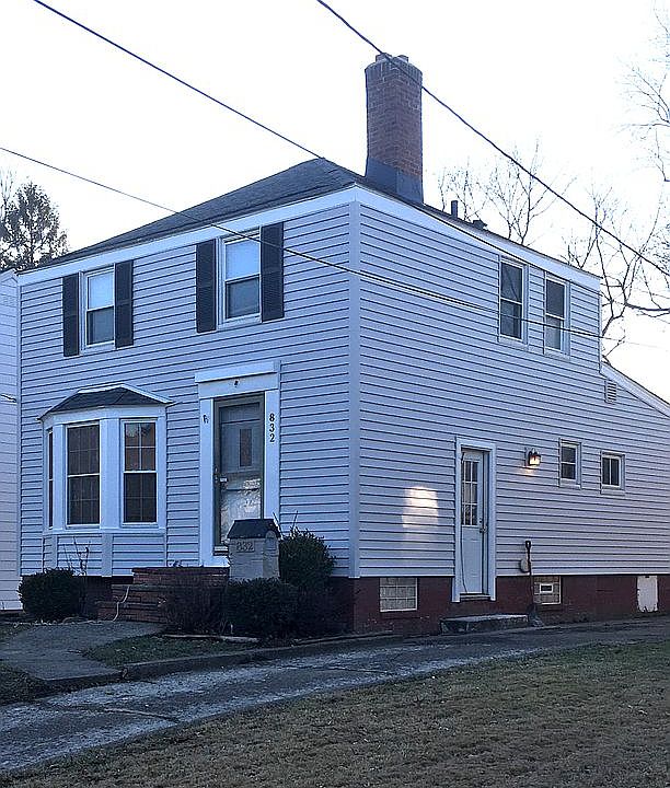 2nd image of 832 Lincoln Blvd