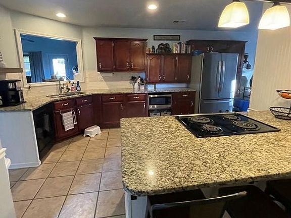 4th image of 170 Lakewood Dr