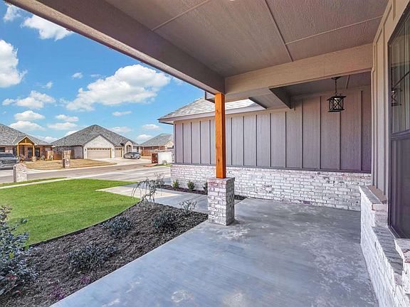 4th image of 4013 NE Shenandoah Dr