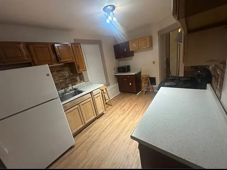 569 Washington Ave #2 — Photo 3