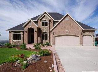 9037 N Silver Lake Dr, Cedar Hills, UT 84062