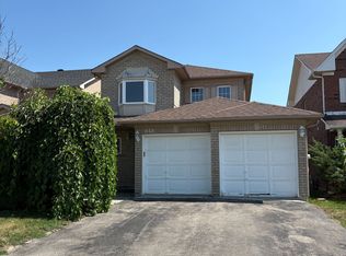 858 Stonehaven Ave, Newmarket, ON L3X 2K9