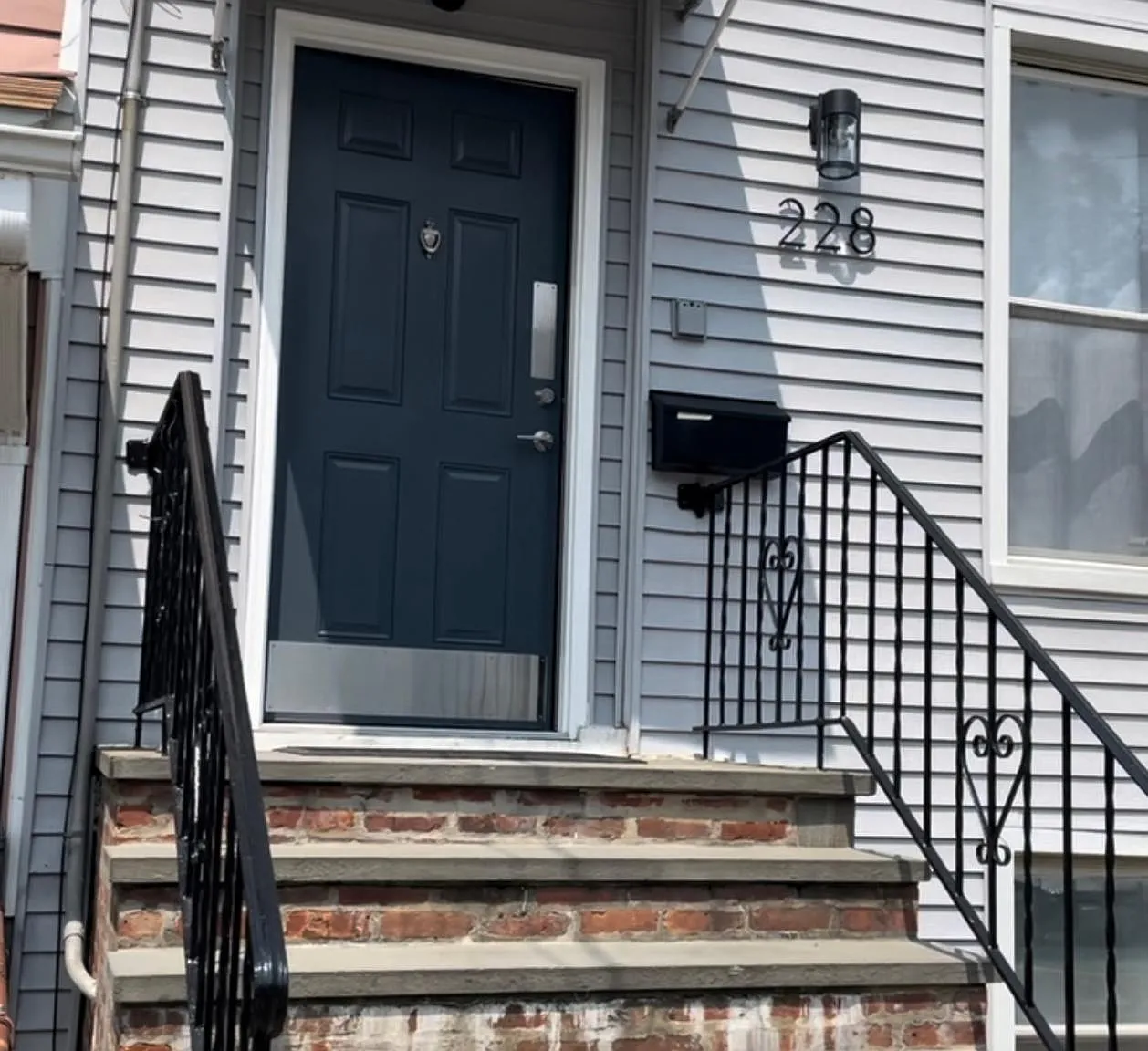 3 bed, 1.5 bath, 1000 sqft, $2,950 — Photo 1