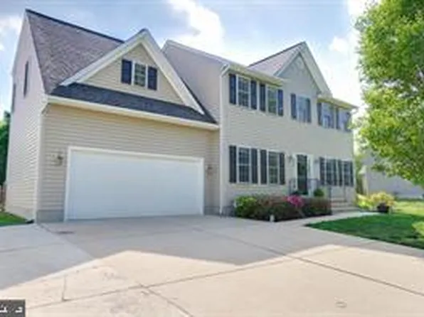 2814 Angela Ct, Fredericksburg, VA 22408
