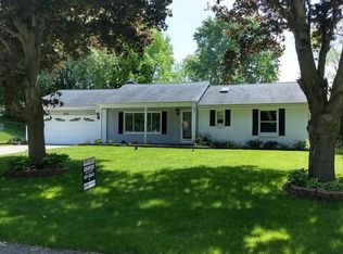 732 Marway St NW, Comstock Park, MI 49321