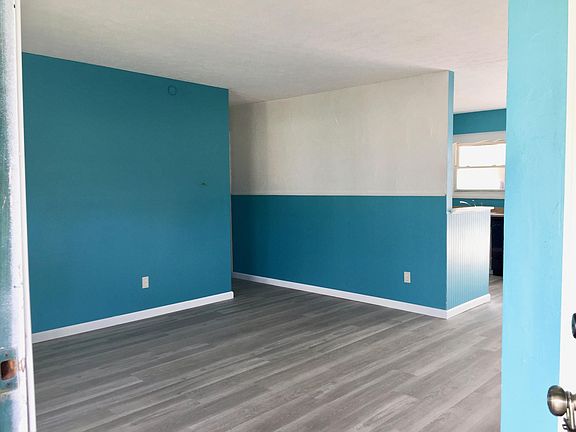 3rd image of 1605 W 23rd St