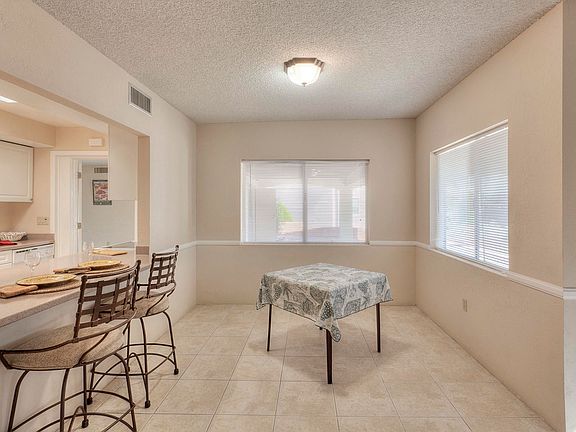 5th image of 1922 S Abrego Dr