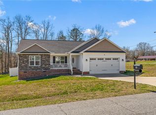 173 Von Logan Dr, Thomasville, NC 27360