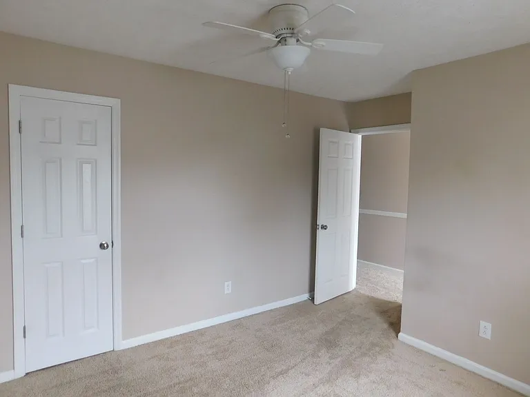 100 Christopher Ct — Photo 10