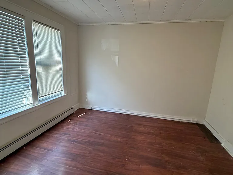 47 Welland Ave #2 — Photo 3