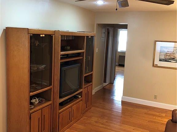3rd image of 349 Bay 8th St #2B
