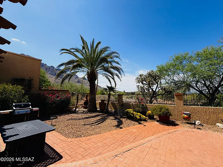 1216 E Camino Diestro — Photo 17