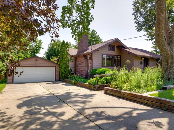 2801 61st St, Des Moines, IA 50322