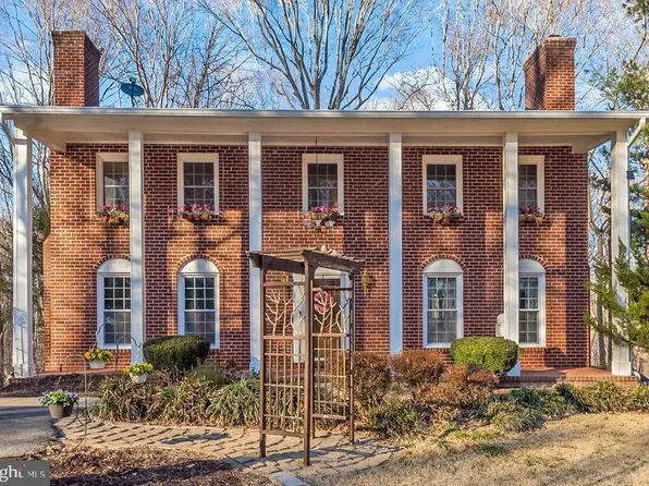 11451 Oakhurst Ln, Woodbridge, VA 22192