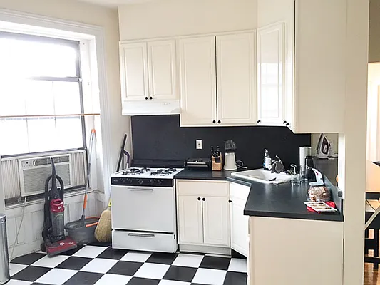 Rented by Francine Realty | media 25