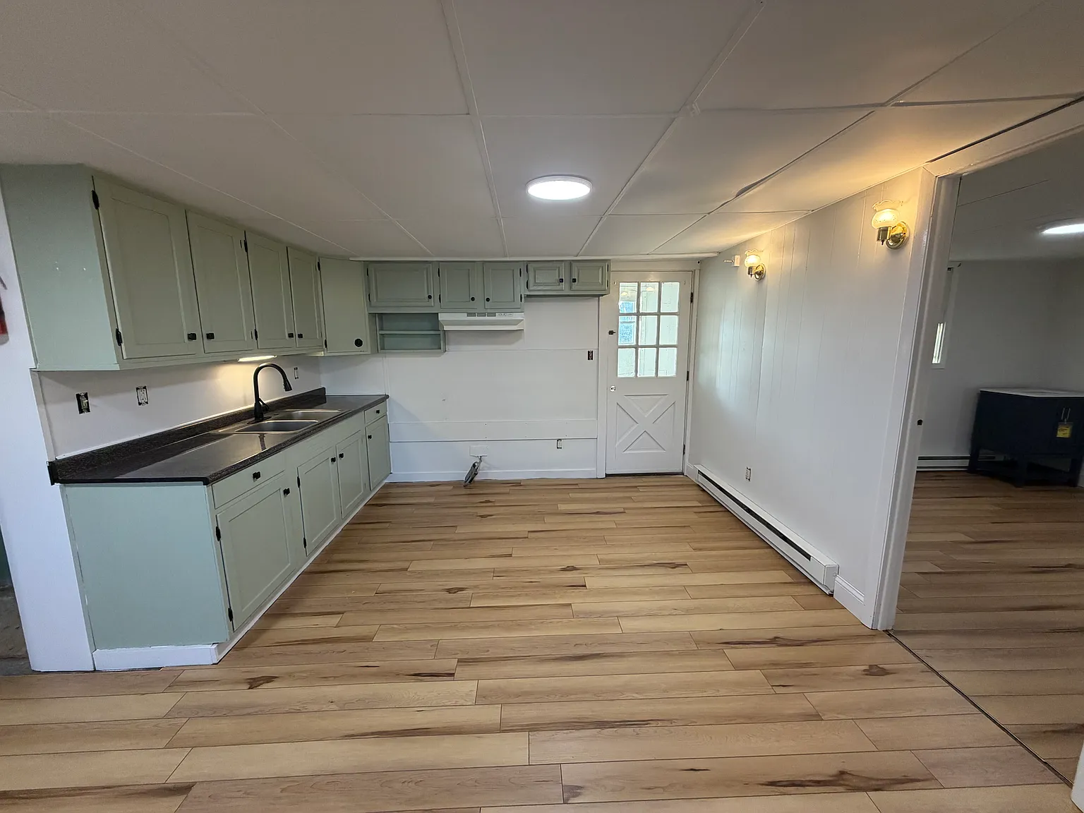 2 bed, 800 sqft, $1,350 — Photo 2