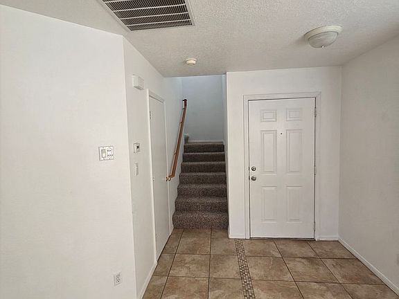 5th image of 3258 Moab Ln NE