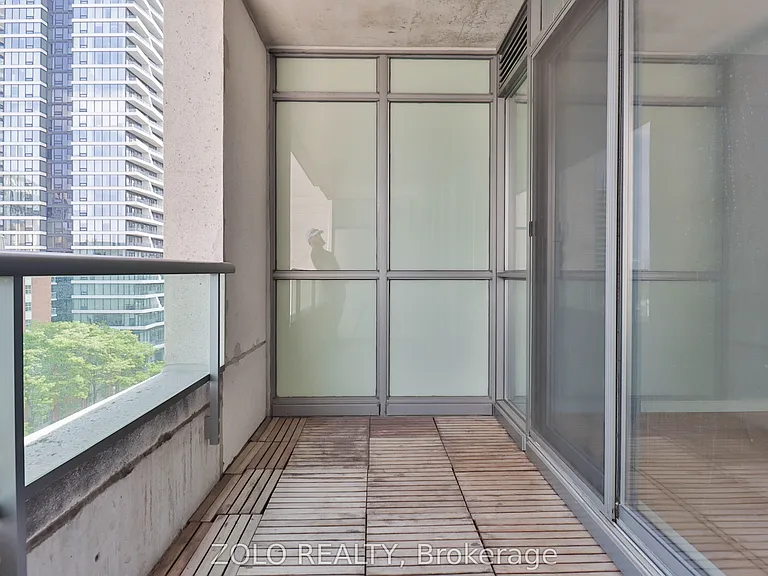 285 Mutual St #709 — Photo 20
