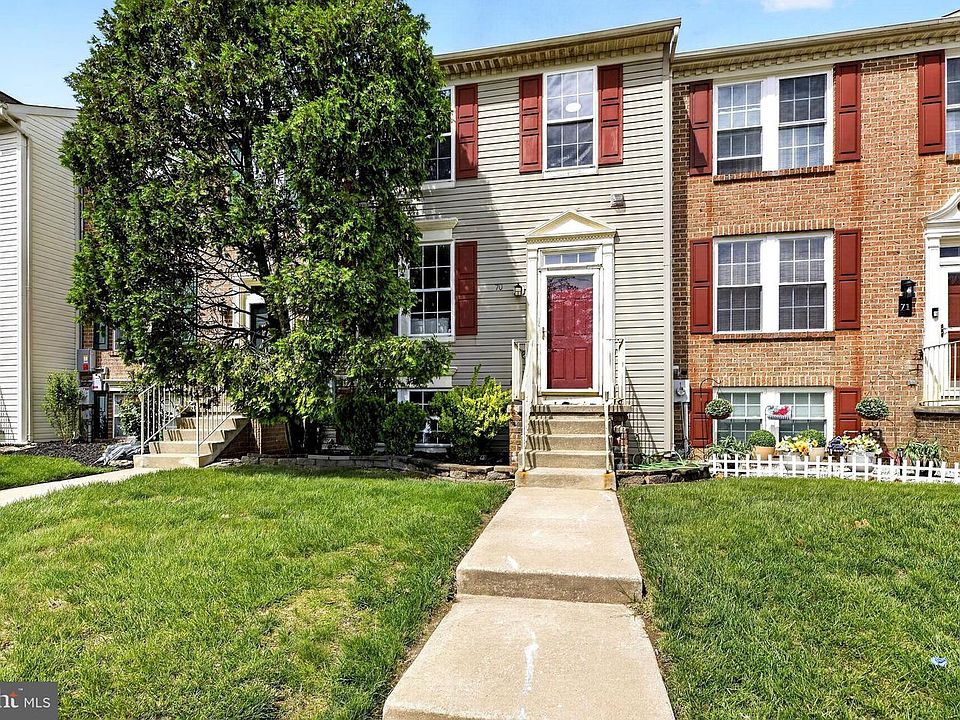 1st image of 70 Coachlight Dr