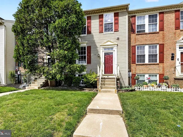 70 Coachlight Dr, Sicklerville, NJ 08081