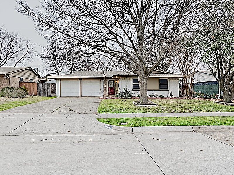 1st image of 810 Wisteria Way