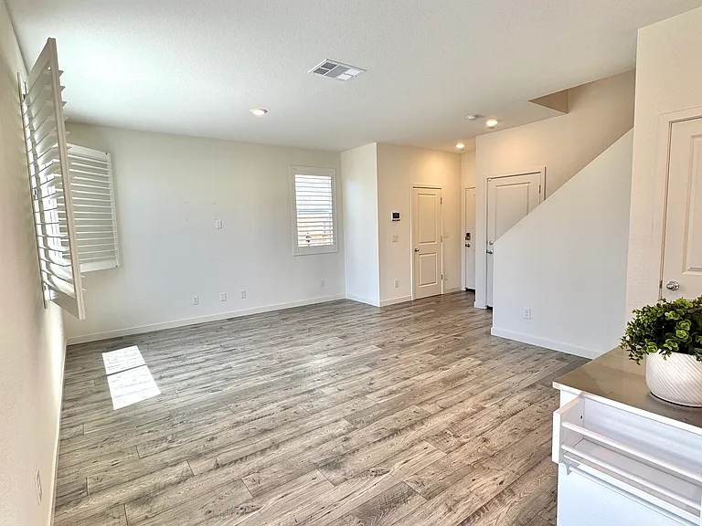 8768 Scenic Sky Dr — Photo 5