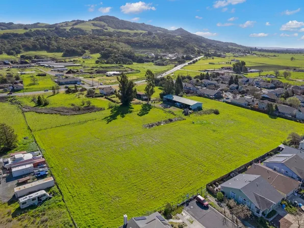 3015 Petaluma Hill Road, Santa Rosa, CA 95404