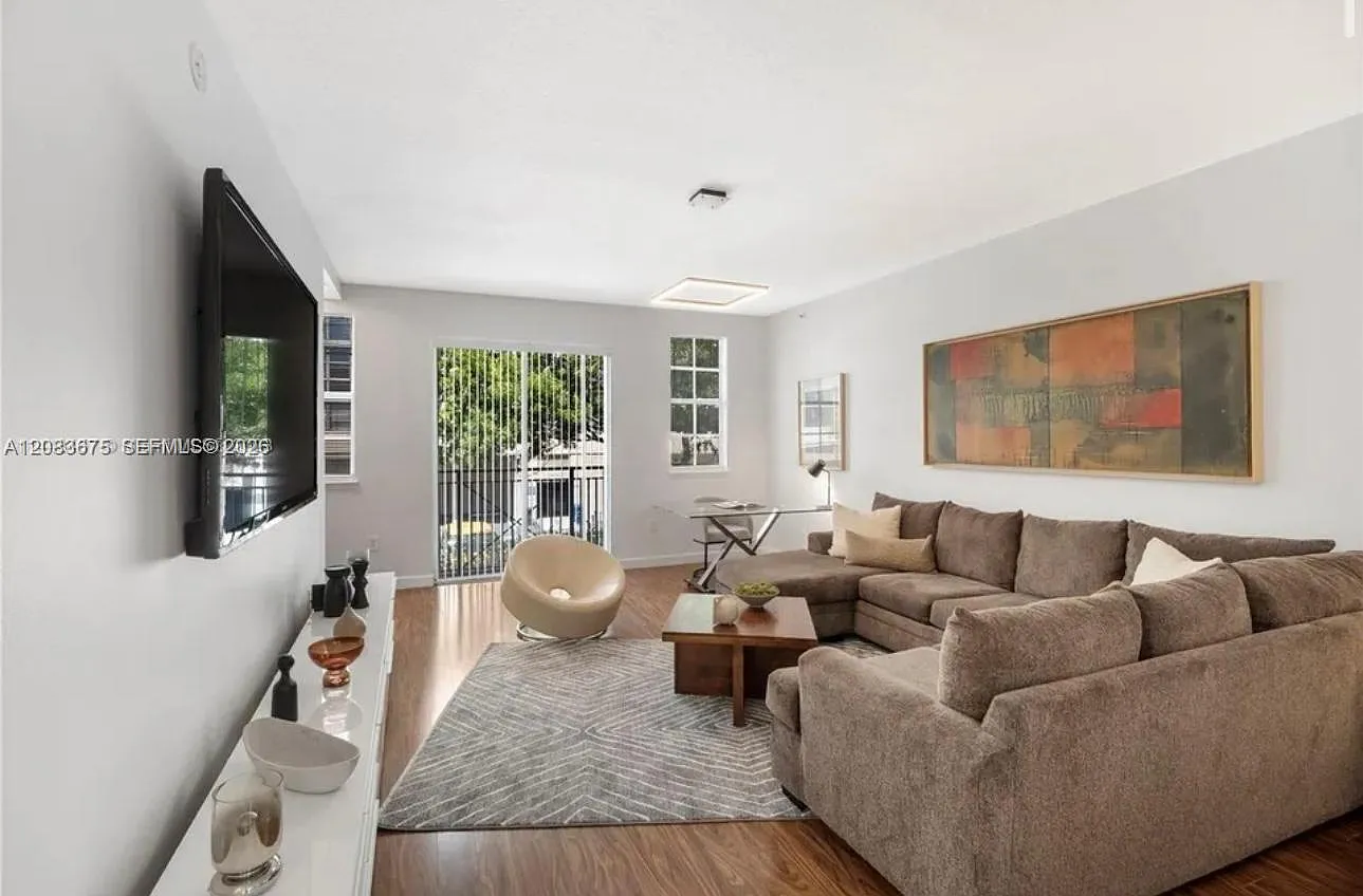 2080 Ocean Drive Condo — Photo 3