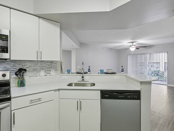 5th image of 10101 SW 14th St #11-305