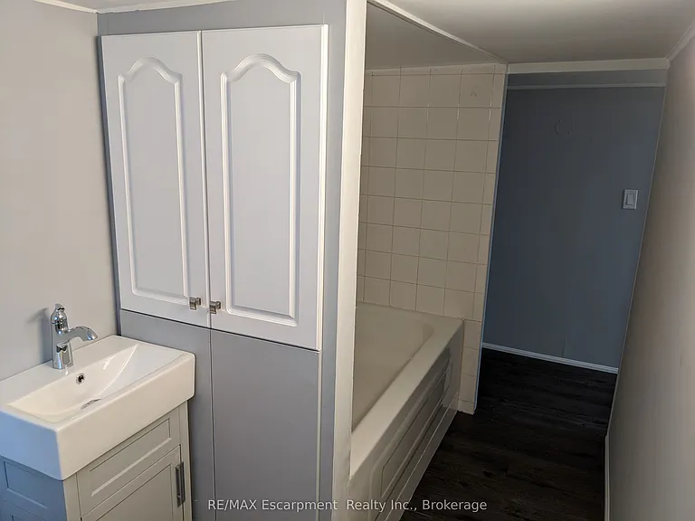 158 James St #5 — Photo 7