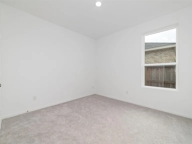830 Heaven Dr — Photo 21
