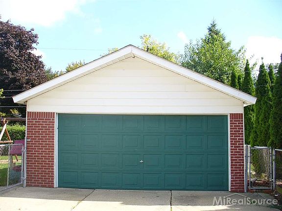 2nd image of 38536 Monterey Dr