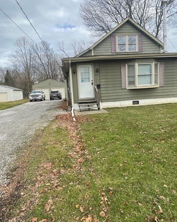 1st image of 227 Grand River Ave