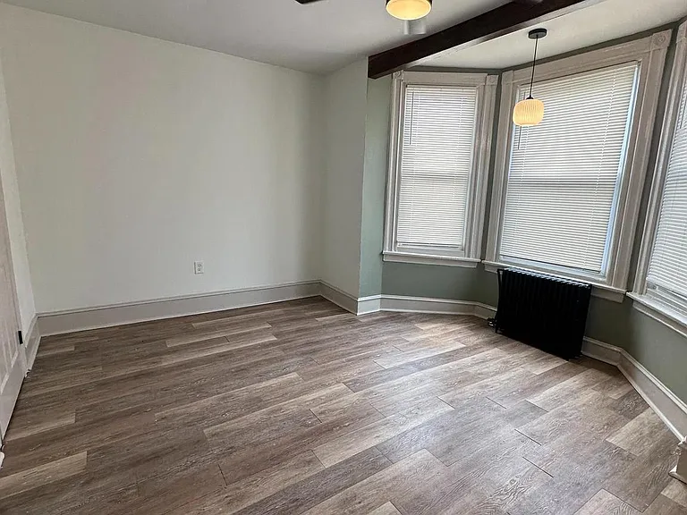 279 S Alden St — Photo 11