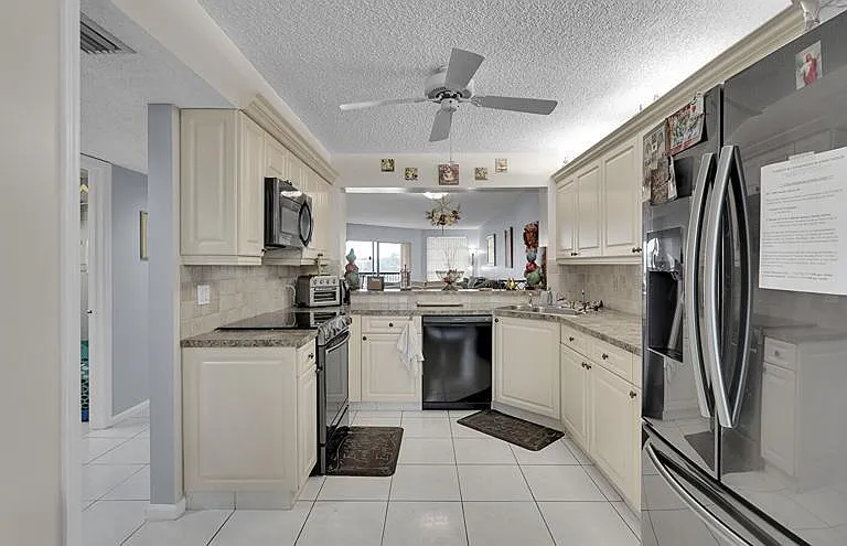 7250 Fairfax Dr #302 — Photo 5