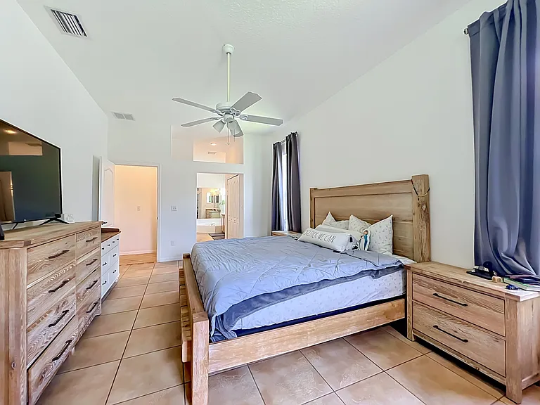 2125 Emerald Green Cir — Photo 41