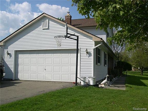 4th image of 474 Danette Dr