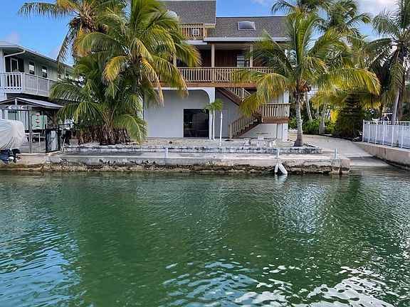 4th image of 361 Caribbean Dr E