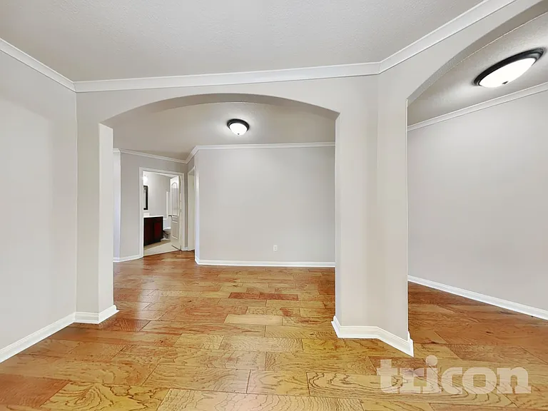 22719 Klingamans Way — Photo 4