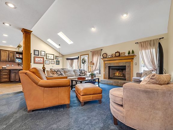 2nd image of 118 Christine Ct