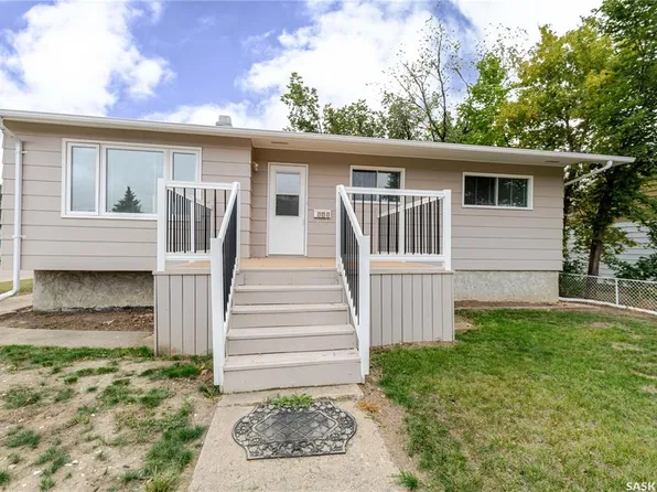 777 Hochelaga STREET E, Moose Jaw, SK S6H 0P9