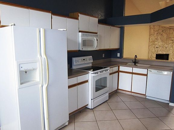 5th image of 5200 Foxhall Dr S