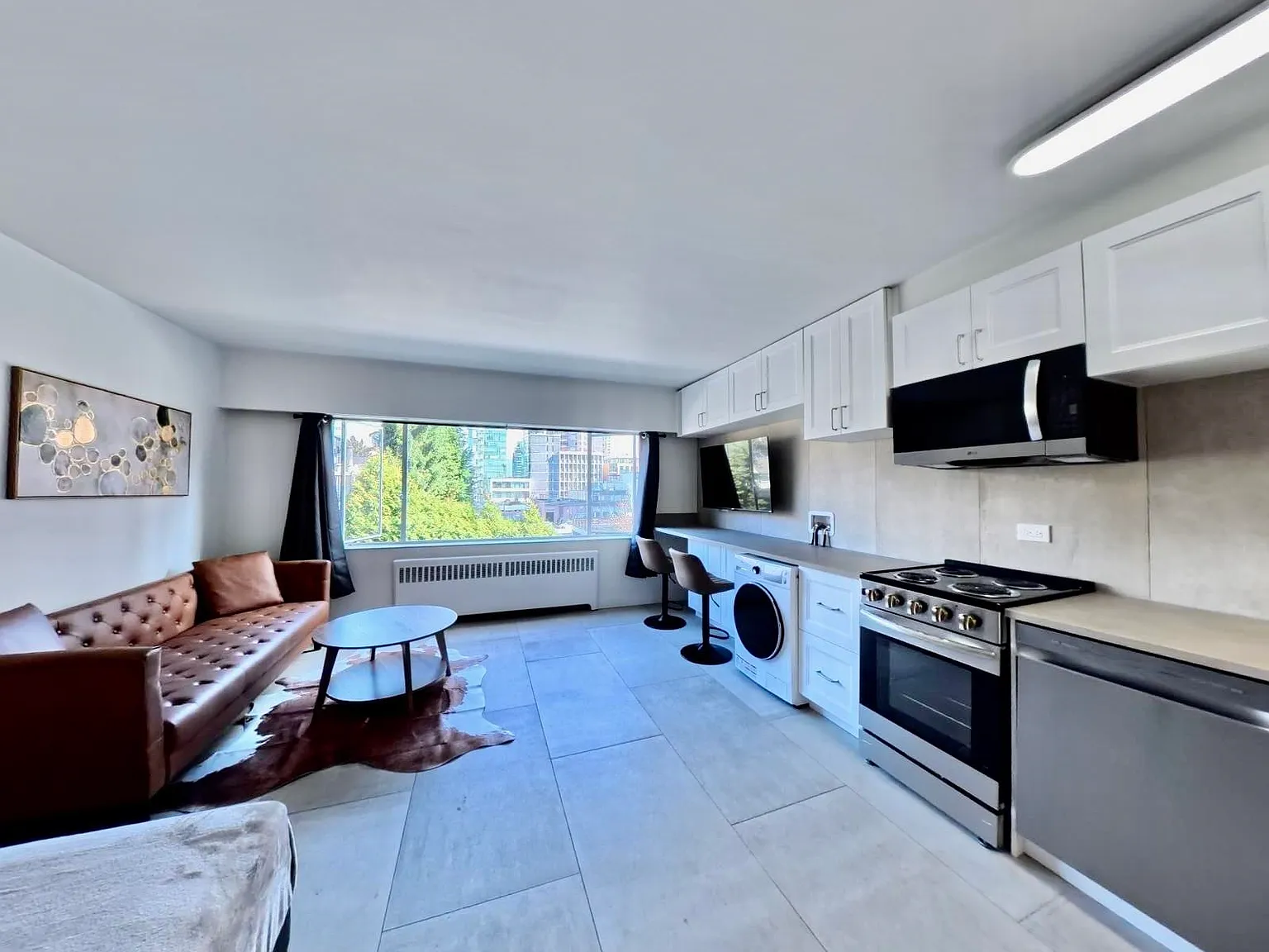 Studio, 450 sqft, $2,350 — Photo 2