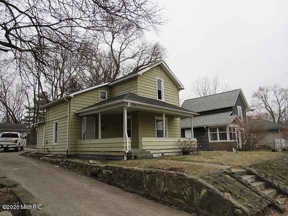 5th image of 205 Goguac St W