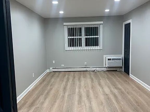 5th image of 16947 Wolf Rd #4