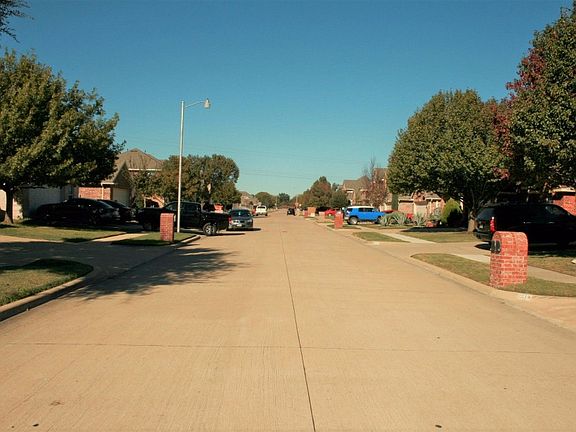 4th image of 6621 Fairglen Dr