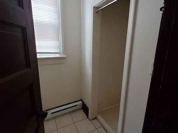 4th image of 423 S Potomac St #1